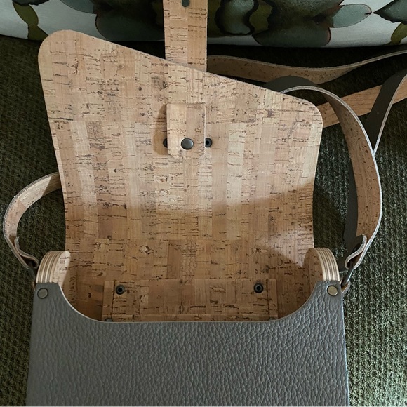 Portuguese Cork/Leather Shoulder Messenger Bag - Picture 4 of 11